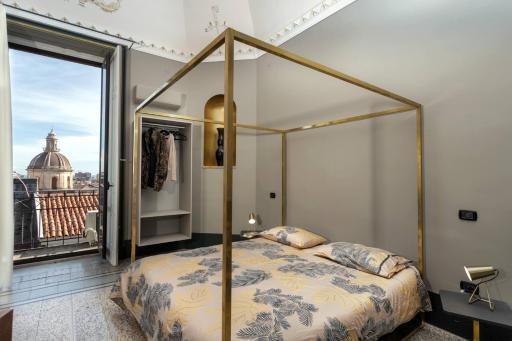 81 Suite and Breakfast - Housity
