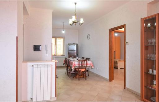 Confortevole e Spazioso Appartamento 100mq a Falerna con Vista Panoramica sul Golfo con Free WiFi e Smart Tv - Housity