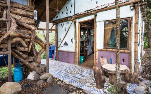 Cabaña en el bosque, con cascada y rio propio. - Housity