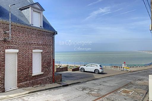 AM 57 - The Blue House - Housity