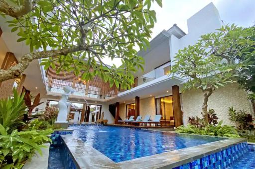 Green Luxury Villa Jimbaran - Housity