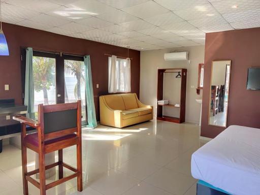 Big Daddy's Beach Club & Hotel - Housity