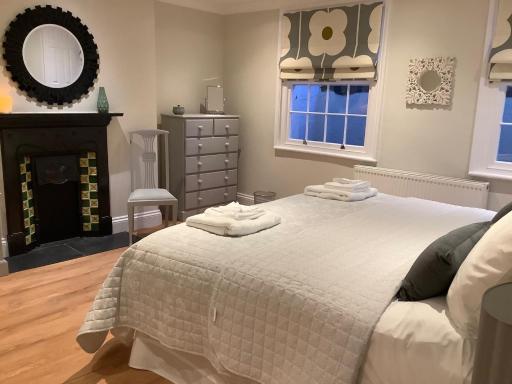 Luxury Refurbished 2 Bedroom Regency Apartment - Housity