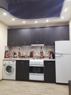 Luxury Apartment-3 in the Center of Yerevan, Safaryans Family - Housity