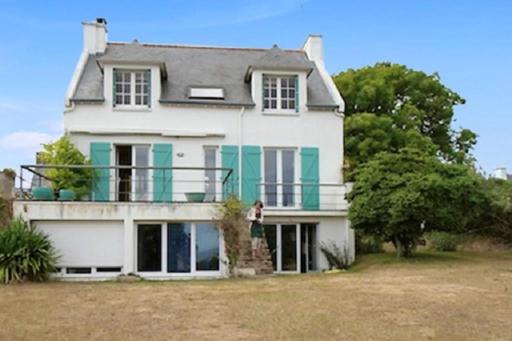 Belle villa de bord de mer - Housity