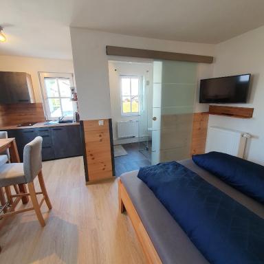 Alte Backstube - Ferienwohnung Hüttenstube und Ferienzimmer Auszeit - Housity