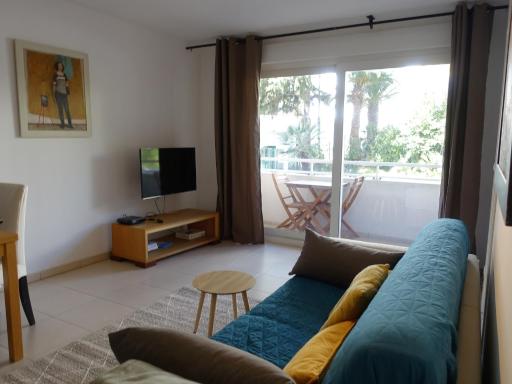 Lovely Appartement with Balcony 5min train station - Housity