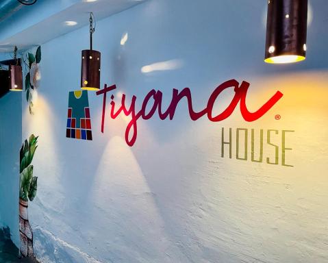 Tiyana House - Housity