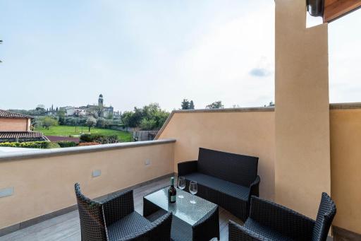 La Suggestiva Residenza Ortaia - Housity