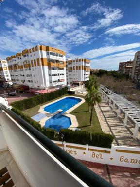 LOVELY APARTMENT FOR 2 TO 4 PEOPLE---APARTAMENTO DE DOS a CUATRO PERSONAS - Housity