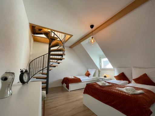 Suite Dilara by NINJA SPACES - 105QM Maisonette, Netflix, Garten, Parkplatz - Housity