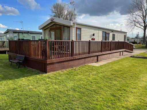 Beautiful 2 bedroom Helmsley Lodge - Housity