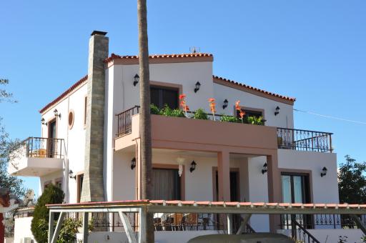 Villa White Grace - Housity