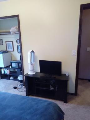 Outdoor Hottub, Private Entrance - Housity