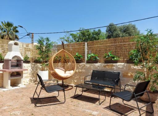 Garden Suite & near The Baha'i Gardens - Housity