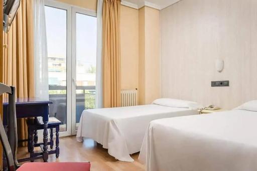 Hotel Madrid Río - Housity