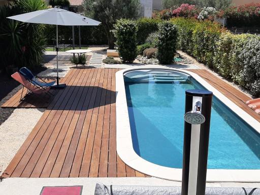 Gîte du Soleil, climatisé avec piscine chauffée d'avril à novembre, et jacuzzi - Housity
