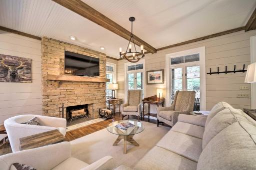 Beautiful Trillium Home Next to Waterfall! - Housity