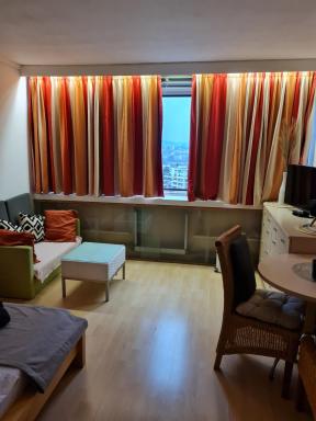 Eine Zimmer Apartment - Hizvo