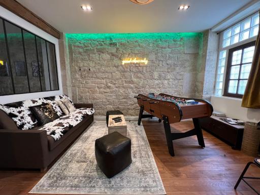GOOD VIBES Luxurious Loft in Paris 11th, with AC & table football - Housity
