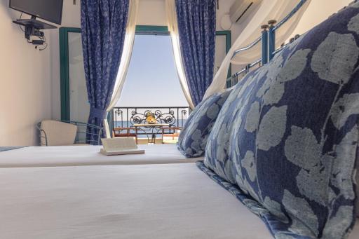Dionysos Hotel - Housity