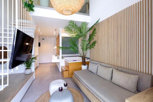 White Swan - Housity
