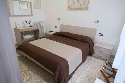 Hotel La Torre - Housity