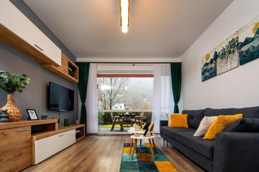 Home & Garden with stunning view - Housity