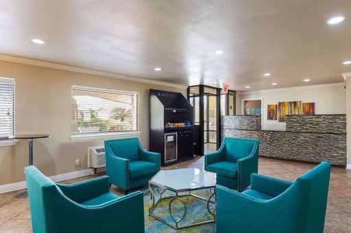Days Inn by Wyndham Foley - North Gulf Shores - Housity