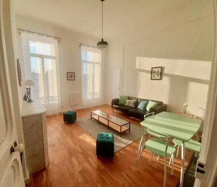 Spacieux et lumineux appartement vue mer Joliette - Housity