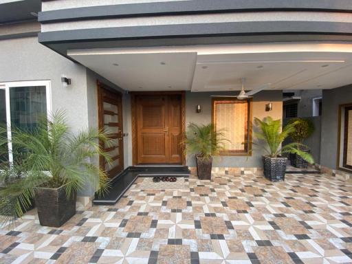 Brand new 3 bedrooms furnished, Upper floor - Housity