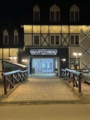 Kopaonik apartmani u Kraljevim Čardacima , Čar 27 i 6-13 - Housity
