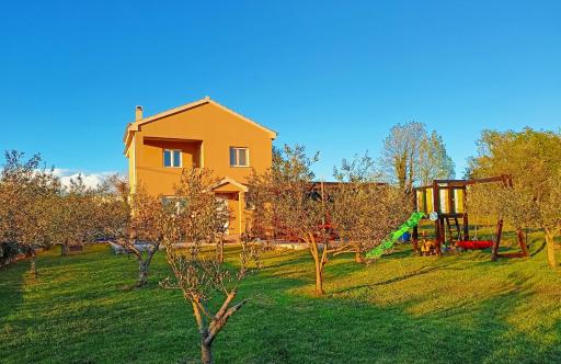 Holiday home Luka - Housity