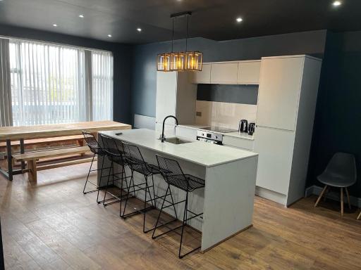 Swan Street Townhouse Hot Tub & Roof Terrace - Housity
