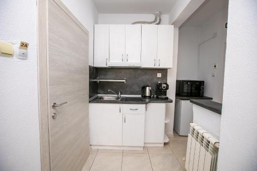 Paradise Apartment - Housity