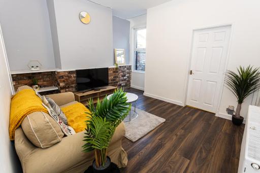M18 Abbey Hey Guesthouse - Housity
