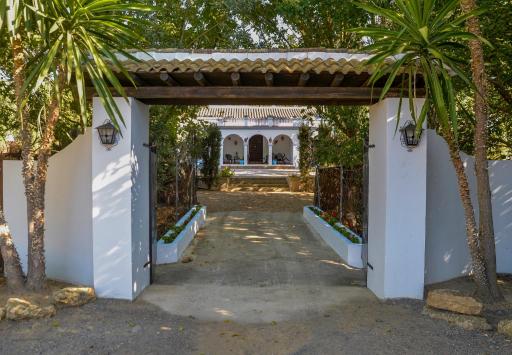 La Casa del Valle . Descansar junto a Doñana en plena naturaleza. - Housity