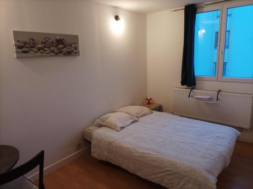 Chambre 14m² proche Saclay / Massy bus à 2' à pied - Housity