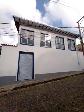 Casa nova com suítes amplas - Housity