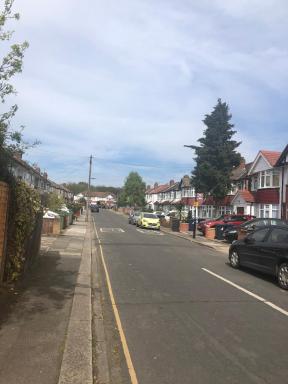 well located, Nice three double bedroom house in West London - Housity