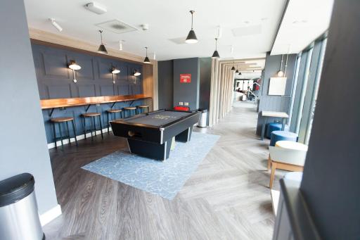 For Students Only Stylish Studio Apartments at Crown Place in Portsmouth - Housity