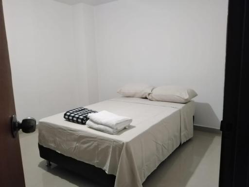 La Comunita-Cinema Hostel - Housity