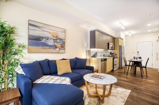 Elegant Suite/Private Office, Patio off Courtyard - Housity