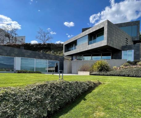 Tres Prismas Exclusive - Housity