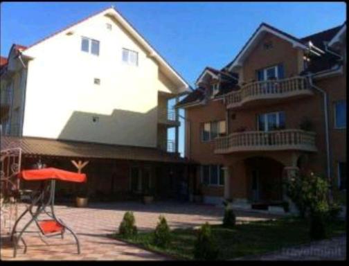 Pensiunea Lari - Housity