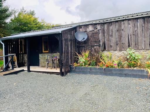 Hay View Lodges - Barn End - Housity
