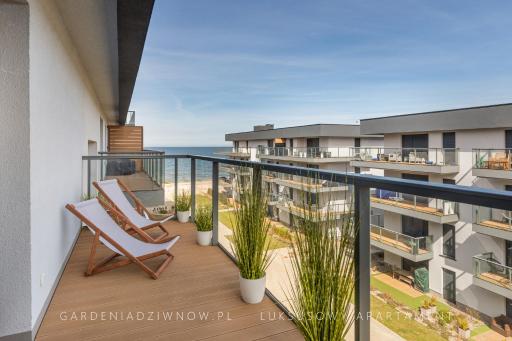 Audrey DeLux Seaview Gardenia Studio - Housity