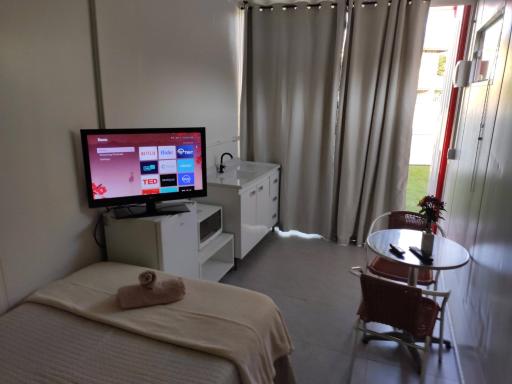 Paradise Container Glamping - Housity
