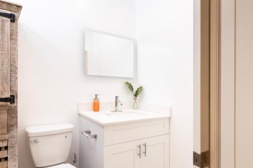 Beautiful Casita with King Bed and private patio Close to Calle 8, MIA Airport, Coral Gables - Housity