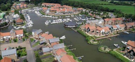 Beautiful 4Bed House Burton Waters Marina Lincoln - Housity